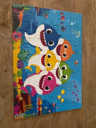 Puzzle 35 piezas Baby Shark Nickelodeon