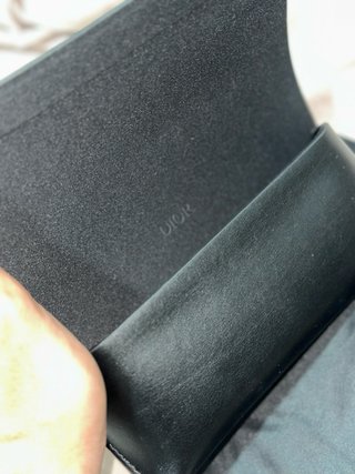 Funda original para gafas de la marca Dior.