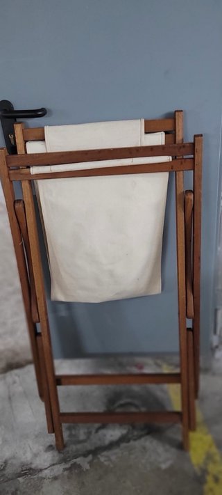 Tumbona plegable de madera y tejido beige
