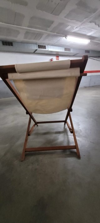 Tumbona plegable de madera y tejido beige
