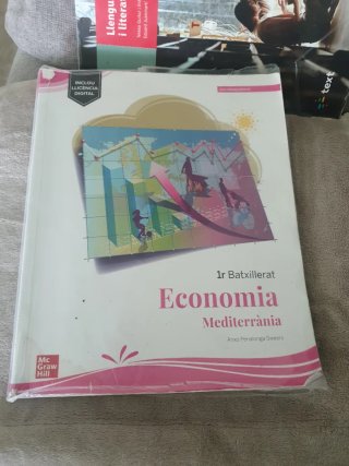 Libro de 1 de bachillerato Economía