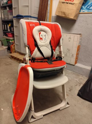 Trona infantil roja y gris Jané