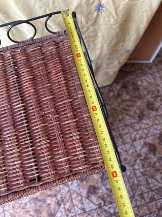 Cajonera de mimbre y metal