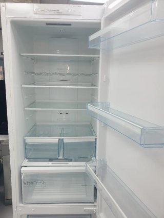 Nevera Bosch 2m por 60cm , energética A+++