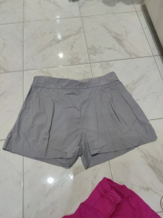 Shorts donna grigi e fucsia
