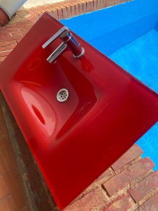 Lavabo de cristal rojo para baño