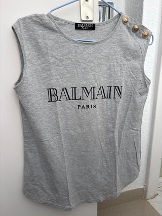 Camiseta Balmain Gris con Botones Dorados