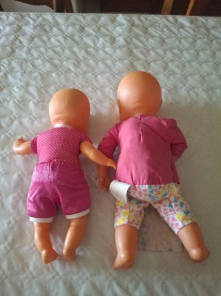 Dos muñecos Nenuco con ropa