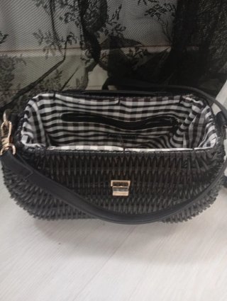 Bolso Parfois negro con detalles dorados