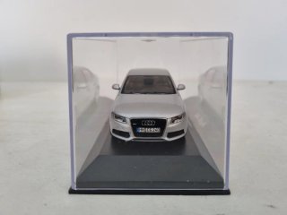 Audi A4 Minichamps escala 1:43