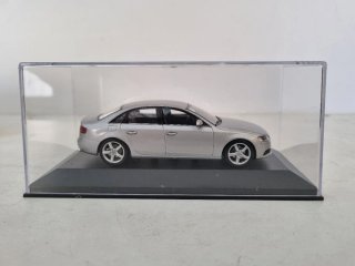 Audi A4 Minichamps escala 1:43