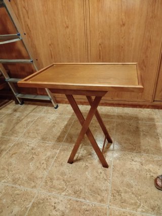 Mesa auxiliar plegable de madera