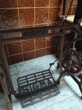 Máquina de coser antigua Sigma