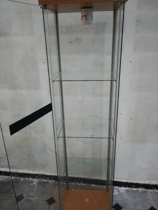 Vitrina cristal 3 repisas 160x43x37cm con luz