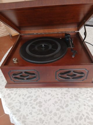 Tocadiscos de época madera Funciona perfectamente