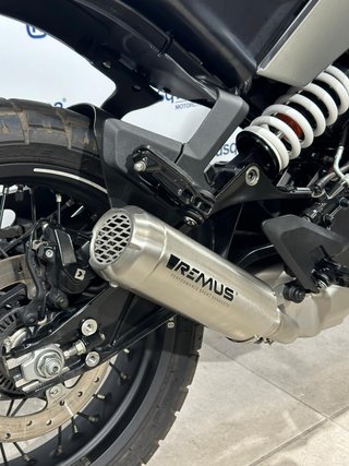 REESTRENO - HUSQVARNA SVARTPILEN 125