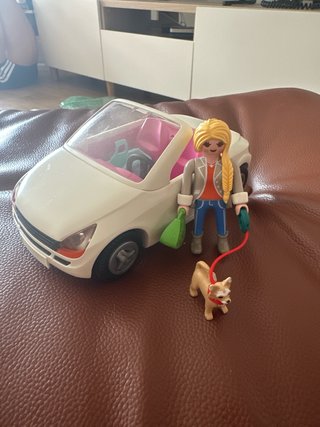 Coche descapotable Playmobil con figuras