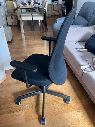 Silla de oficina ergonómica negra