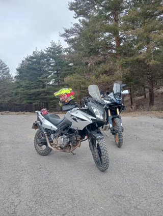 Suzuki V-Strom 650 DL Adventure carnet a2
