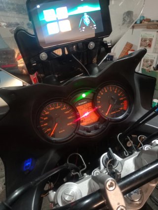 Suzuki V-Strom 650 DL Adventure carnet a2