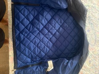 Chaqueta Pull and Bear acolchada azul marino