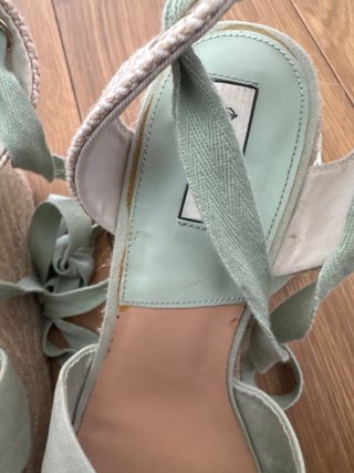 Alpargatas cuña Stradivarius verde T41