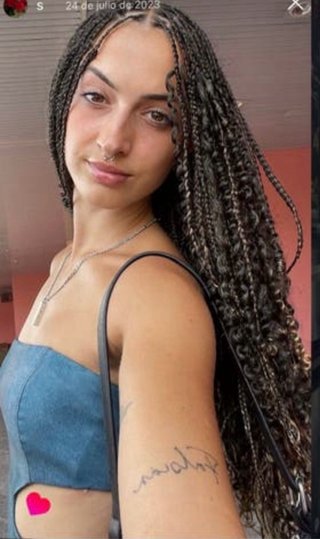 Trenzas africanas y uñas