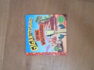 Cuentos inglés Gigantosaurus