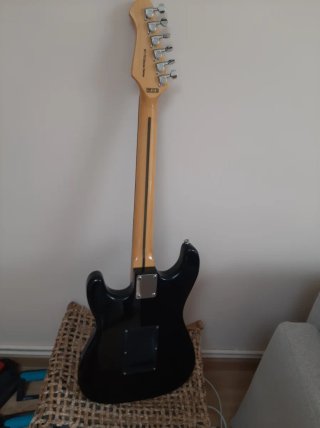 Guitarra Eléctrica Harley Benton ST-70