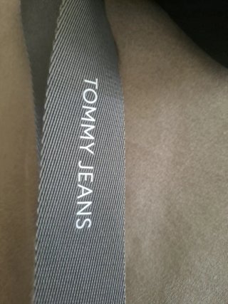 Bolso bandolera Tommy Jeans negro y gris