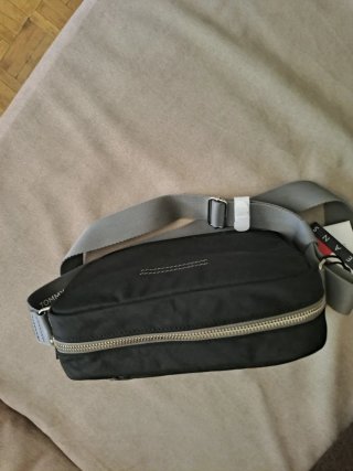 Bolso bandolera Tommy Jeans negro y gris