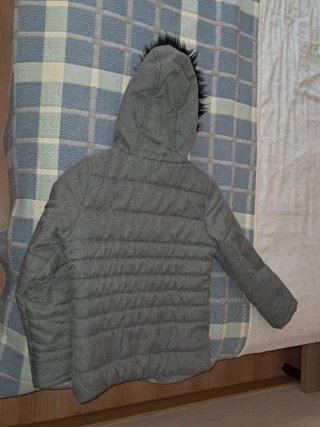 Abrigo gris capucha talla XS unisex