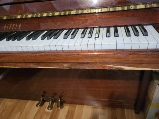 Piano vertical Rippen URGE VENTA