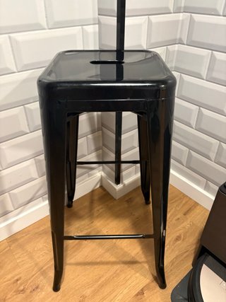 Taburete alto metálico negro