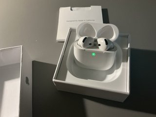 Apple AirPods 4