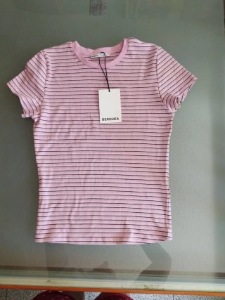 Camiseta Bershka rosa rayas finas Talla XL