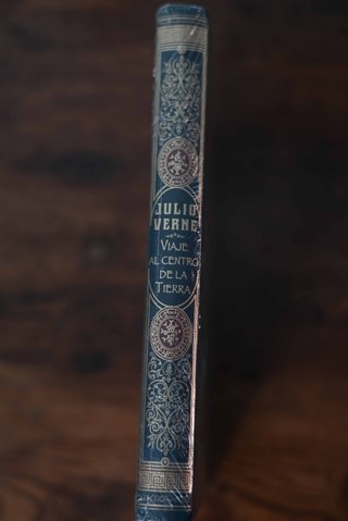 Libro "Viaje al centro de la tierra" Julio Verne