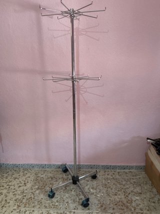 Expositor giratorio de cinturones
