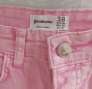 Pantalones vaqueros Stradivarius rosas talla 38