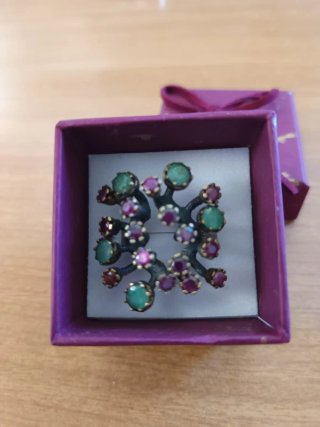 Anillo Plata Rubíes y Esmeraldas