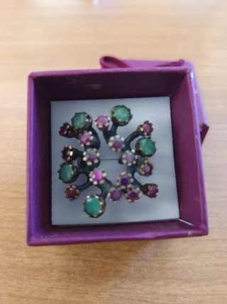 Anillo Plata Rubíes y Esmeraldas