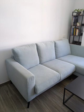Sofá con chaise longe