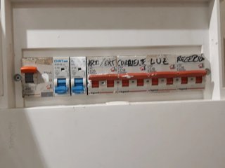 Electricista domiciliario.