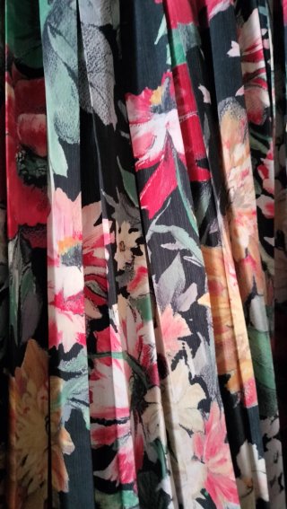 Preciosa falda estilo vintage estampada floral