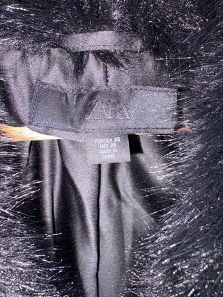 Abrigo pelo negro Zara