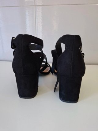 Sandali New Look neri, effetto scamosciato