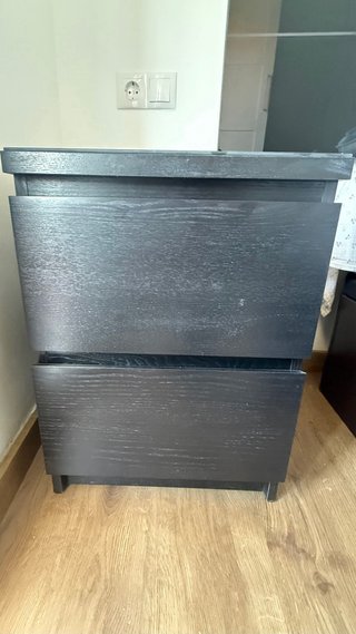 Cómoda 2 cajones negro-marrón con vidrio incluido