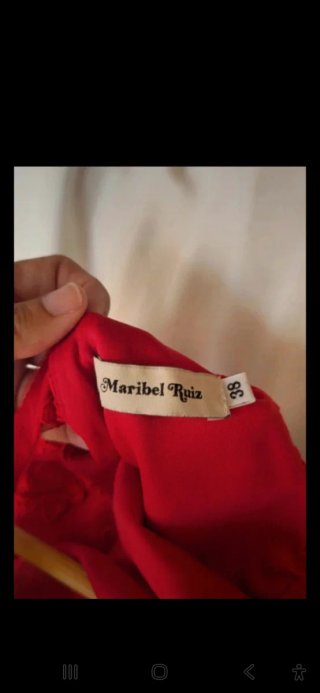 Vestido rojo con encaje
