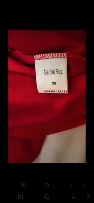 Vestido rojo con encaje
