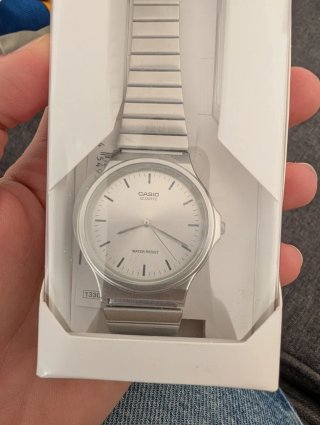 Reloj Casio MQ-24D Plata/Blanco a estrenar